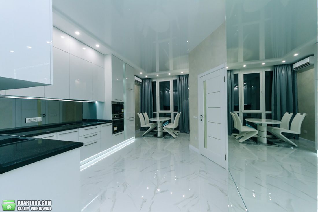 Rent out 3-room apartment. Киев, Василя Тютюнника — photo 2