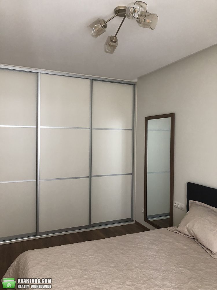 Rent out 2-room apartment. Киев,  Просвещения — photo 1
