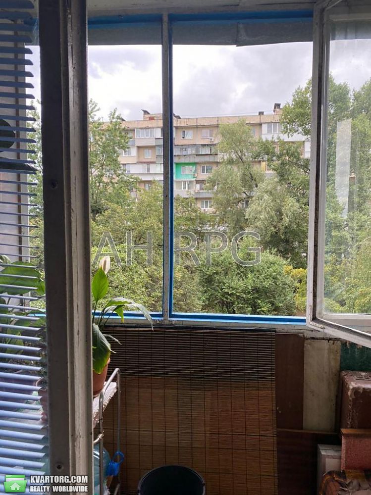 Sell 3-room apartment. Киев,  Зодчих — photo 9