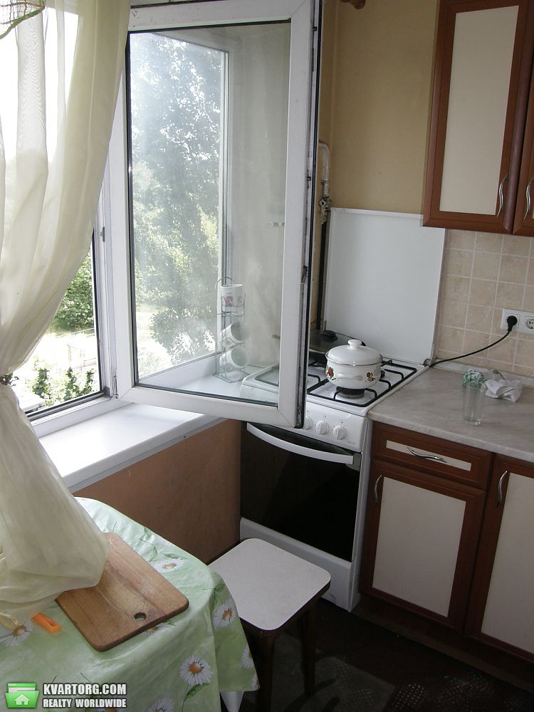 Rent out 1-room apartment. Киев, Жукова — photo 3