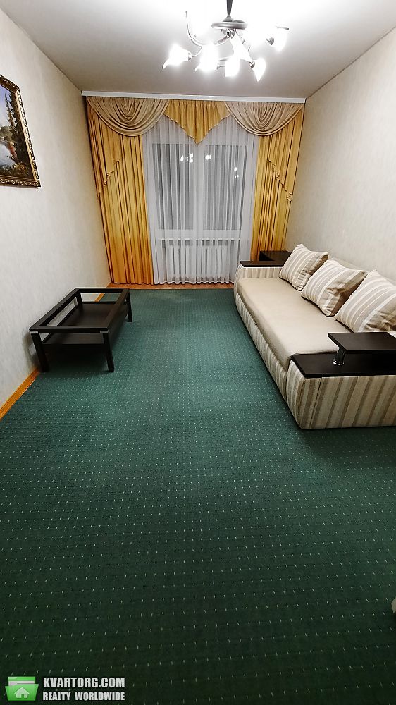 Rent out 2-room apartment. Киев,  Милославская — photo 1