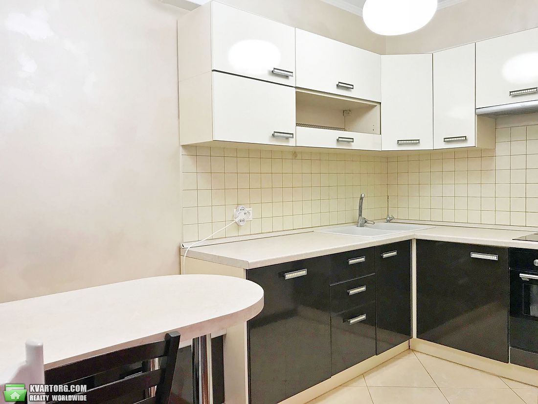 Rent out 2-room apartment. Киев,  Мирного Панаса — photo 4