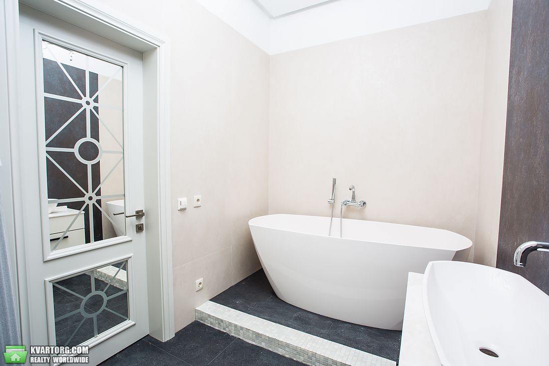 Sell 3-room apartment. Киев,  Драгомирова — photo 3