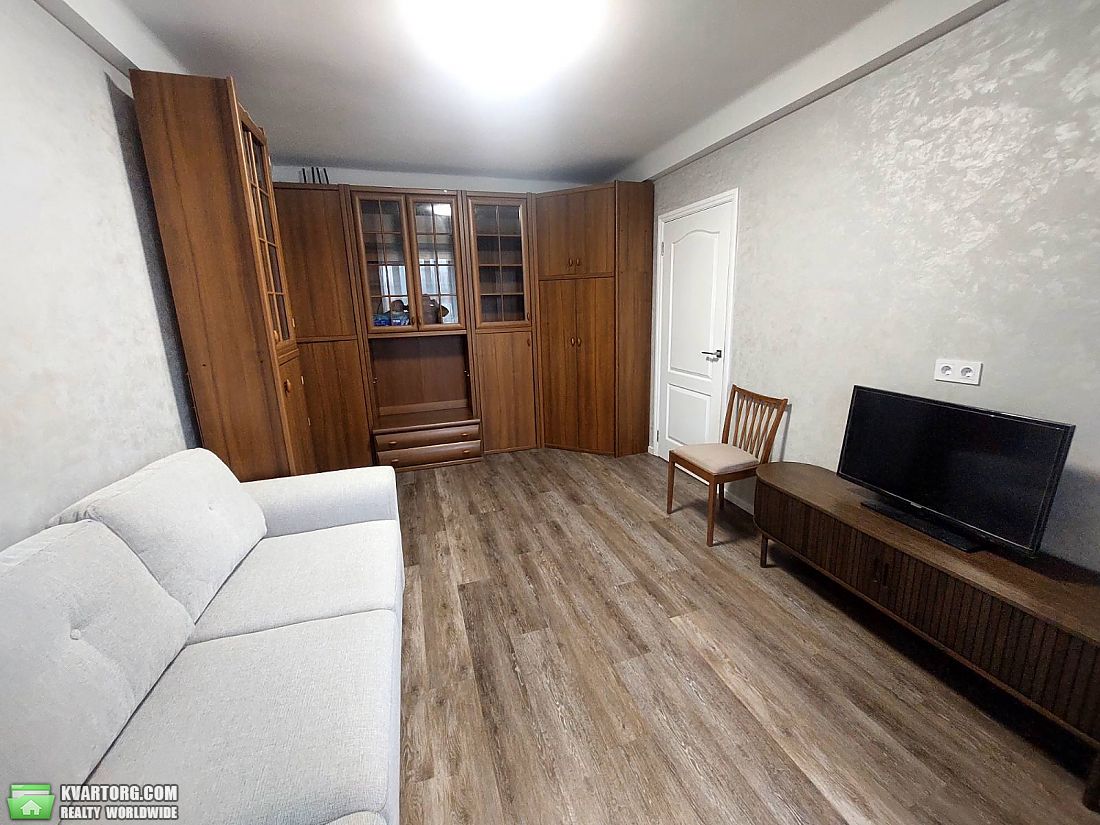 Rent out 2-room apartment. Киев, Саксаганского — photo 1