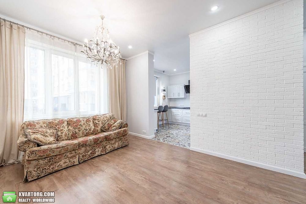 Sell 3-room apartment. Киев, Кирилло-Мефодиевская — photo 1