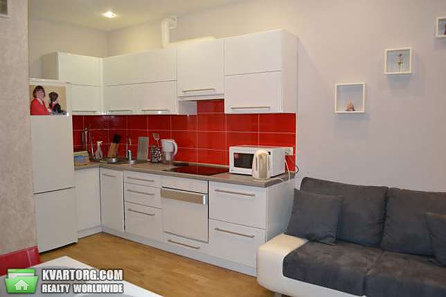 Rent out 2-room apartment. Киев,  Пчелки — photo 2