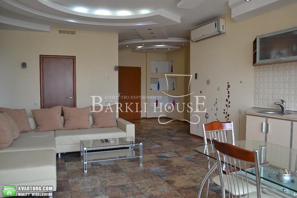 Rent out 3-room apartment. Киев,  Жилянская — photo 4