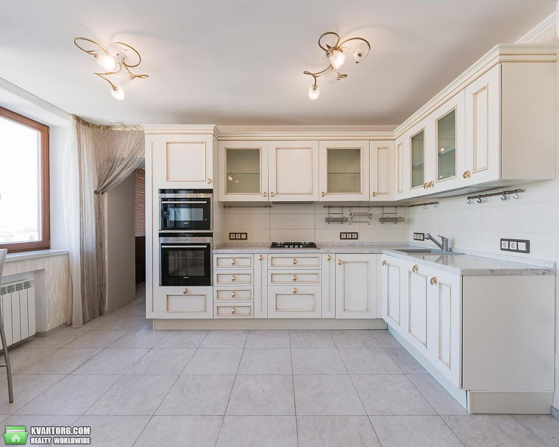 Rent out 3-room apartment. Киев,  Ирининская — photo 1