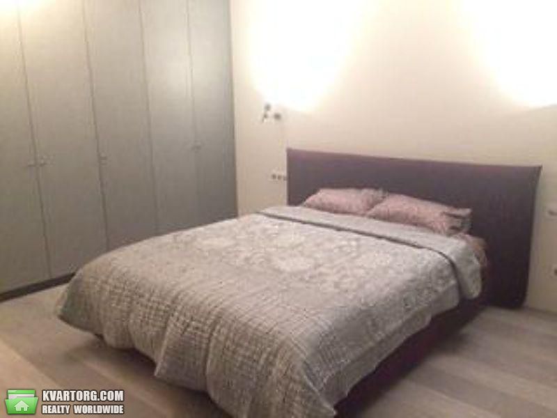 Rent out 2-room apartment. Киев,  Жилянская — photo 1