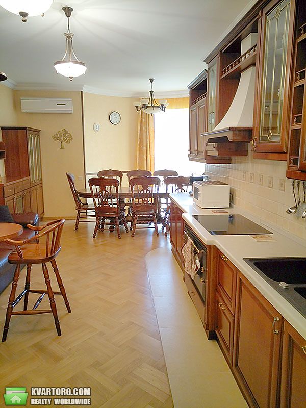 Rent out multi-room apartment. Киев,  Ветрова — photo 1