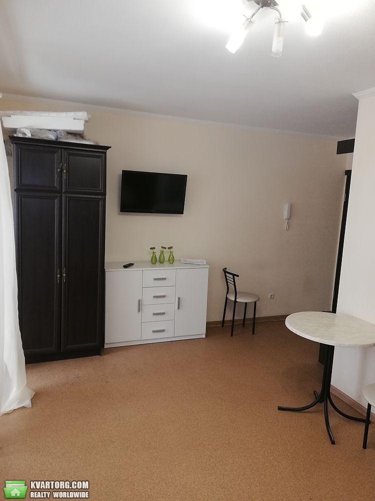 Rent out 1-room apartment. Харьков, Салтовское шоссе — photo 1