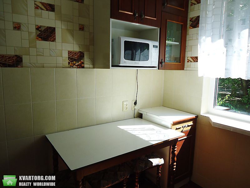 Rent out 2-room apartment. Киев,  Донца — photo 2