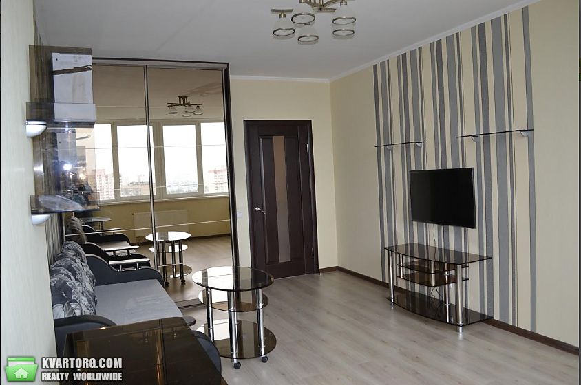 Rent out 1-room apartment. Киев, Вишгородская — photo 2