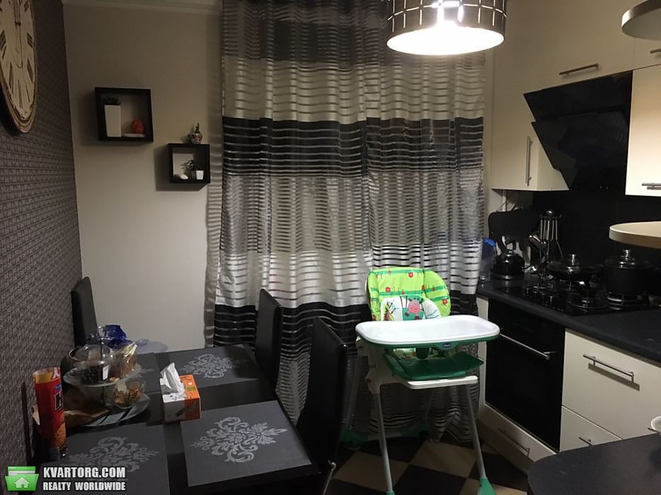 Sell 3-room apartment. Киев,  Дубровицкая — photo 1
