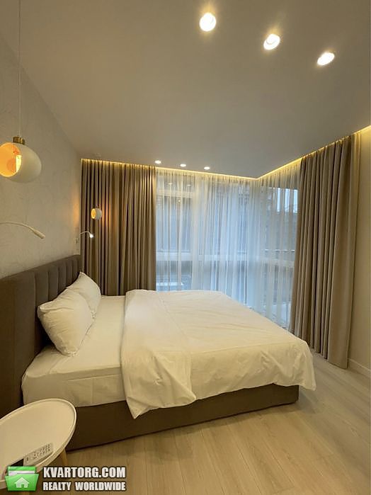 Rent out 2-room apartment. Киев, Маккейна — photo 2