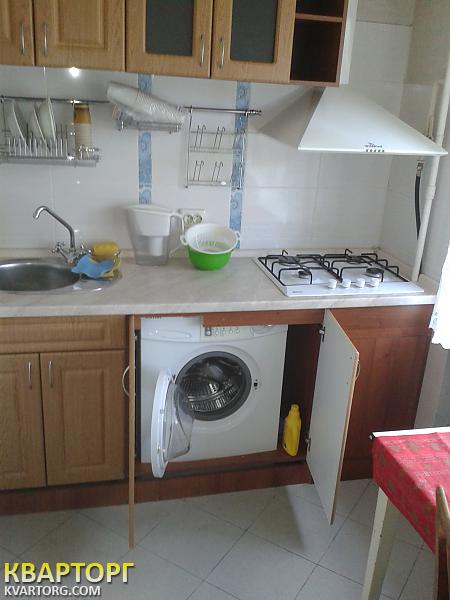Rent out 2-room apartment. Киев,  Вишни — photo 4