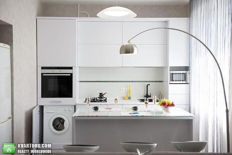 Rent out 2-room apartment. Киев,  Никольско-Ботаническая — photo 1