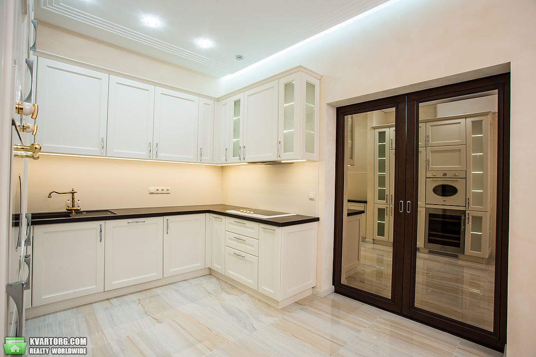 Sell 3-room apartment. Киев,  Драгомирова — photo 1