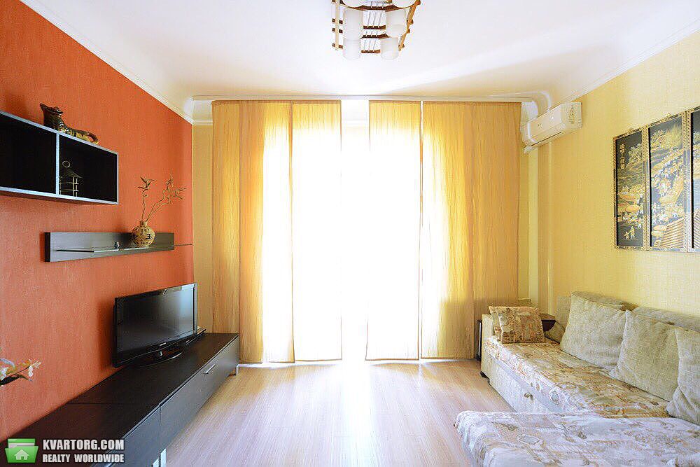 Rent out 2-room apartment. Киев, Бассейная — photo 3