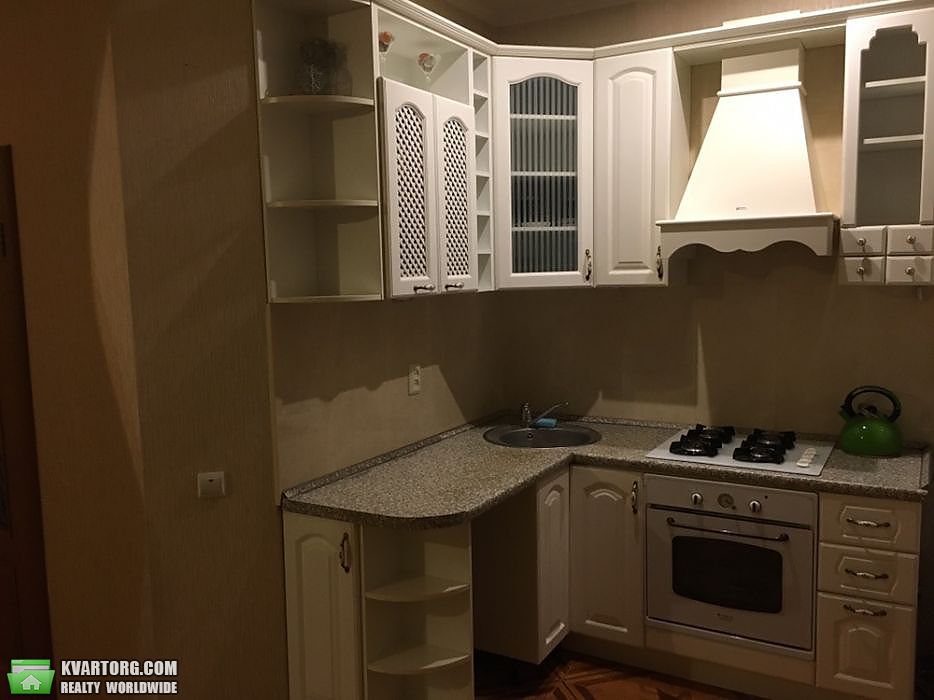 Sell 3-room apartment. Киев,  Петровского — photo 1