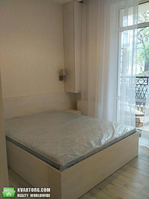 Rent out 2-room apartment. Киев, Дегтярная — photo 6