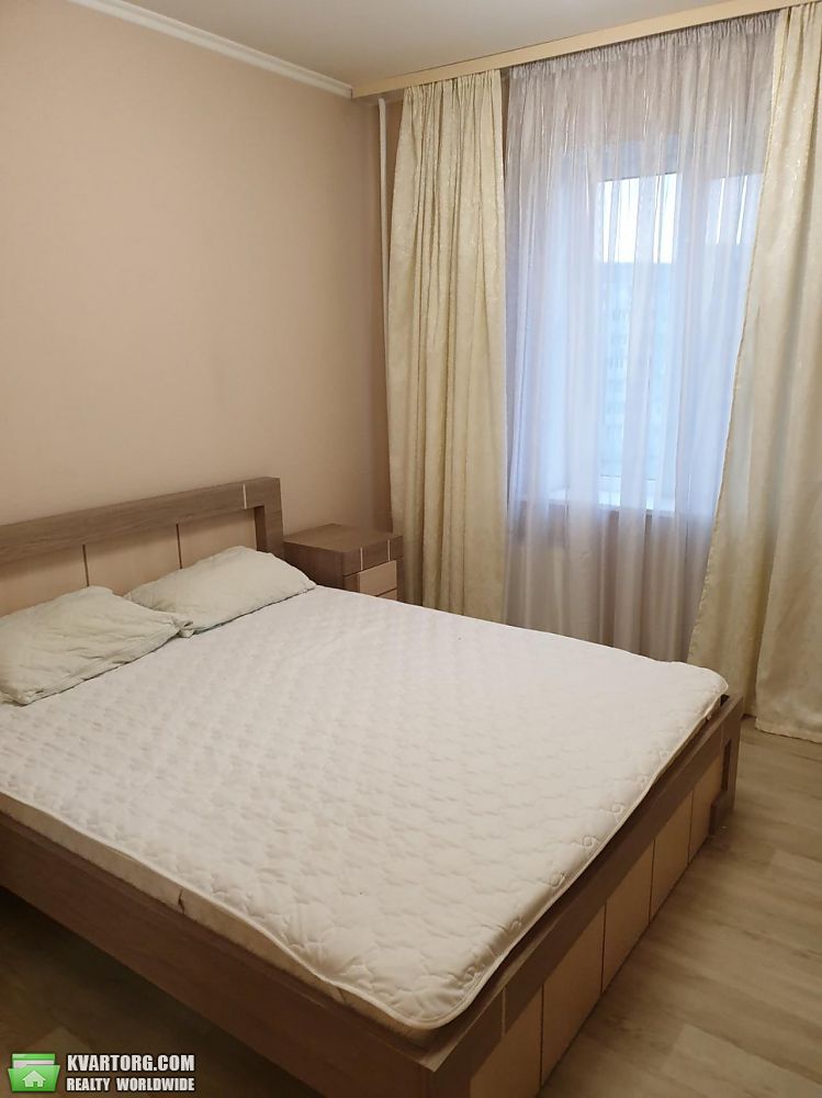 Rent out 2-room apartment. Киев,  Черновола — photo 4