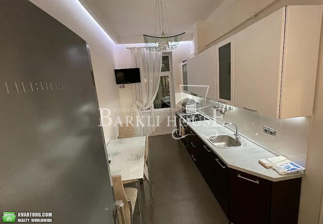 Rent out 3-room apartment. Киев,  Шелковичная — photo 4