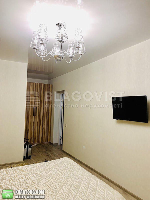 Rent out 2-room apartment. Киев,  Антоновича — photo 3