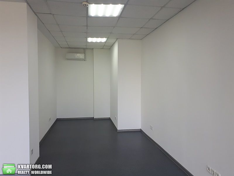 Rent out office. Киев, Соорности 19 — photo 4