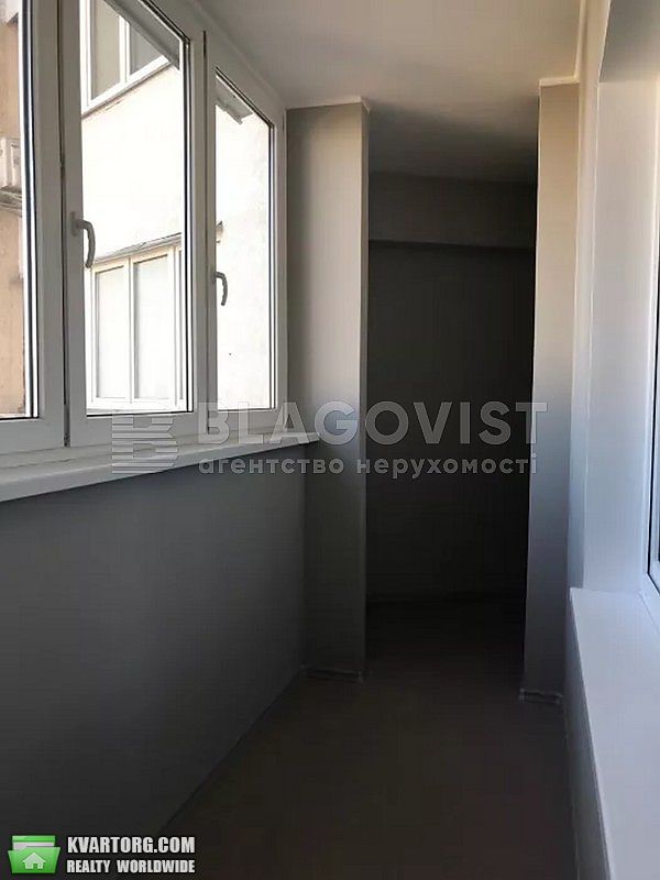 Sell 3-room apartment. Киев,  Срибнокильская — photo 10