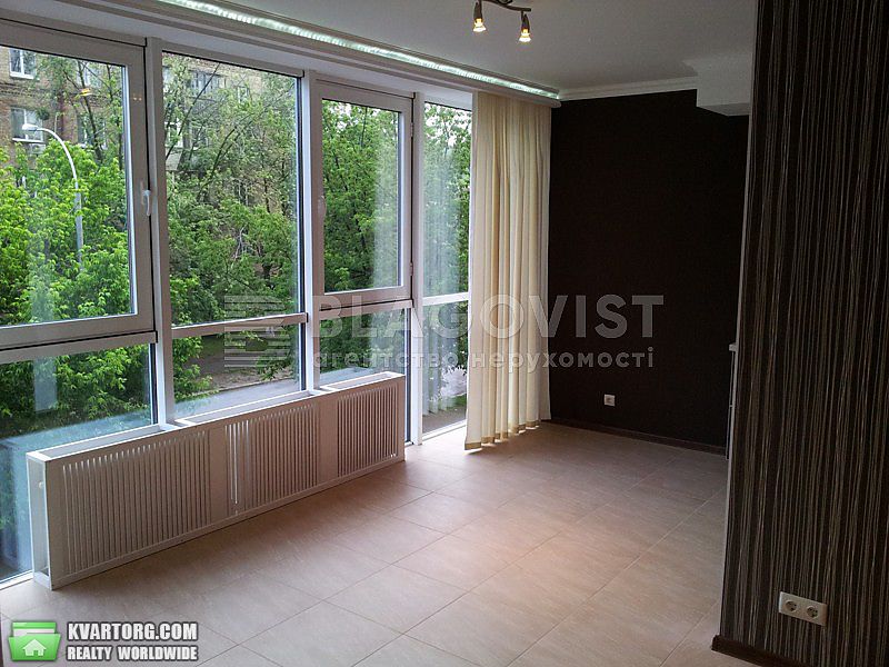 Rent out 2-room apartment. Киев,  Ямская — photo 1