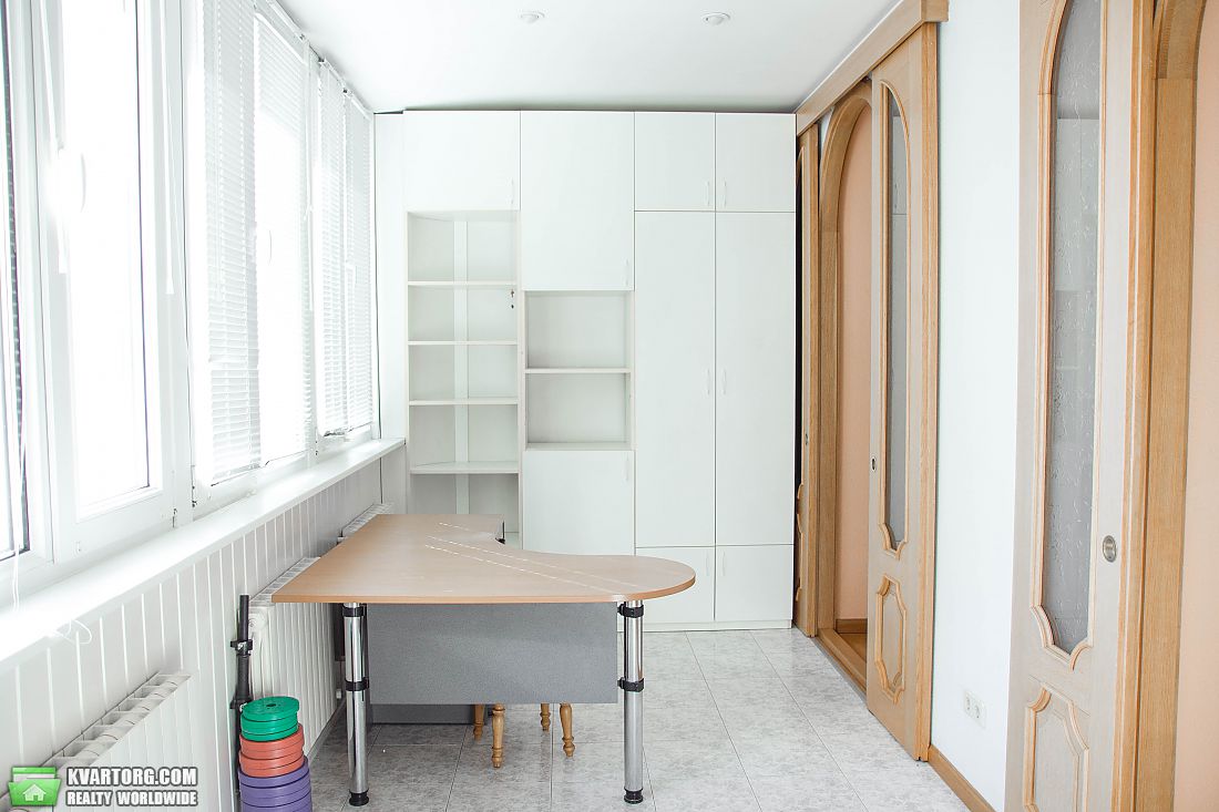 Rent out 3-room apartment. Киев,  Малоподвальная — photo 3