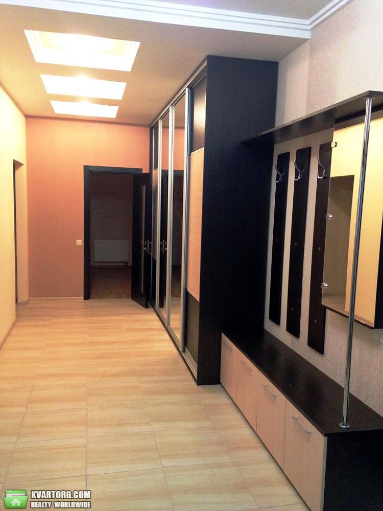 Rent out 3-room apartment. Киев, Лабортаорный переулок — photo 8