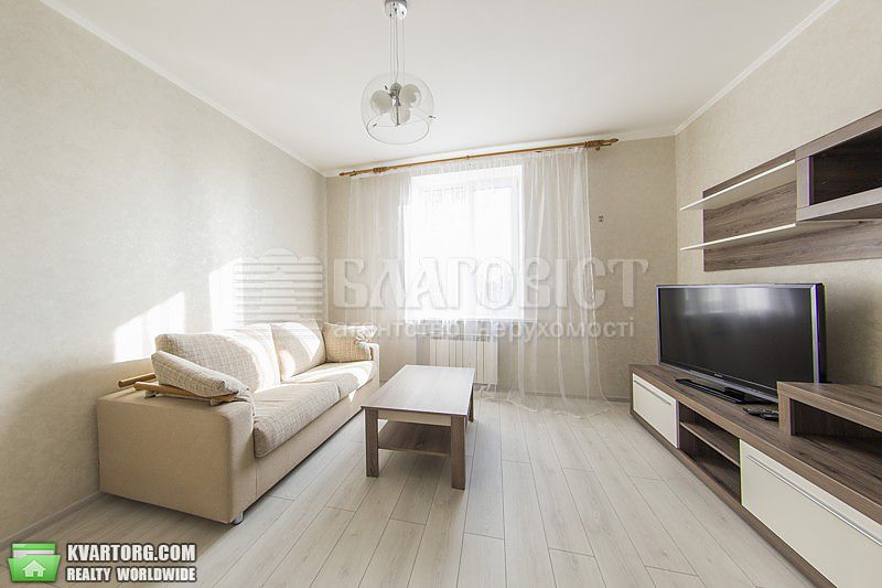 Rent out 2-room apartment. Киев,  Гоголевская — photo 1