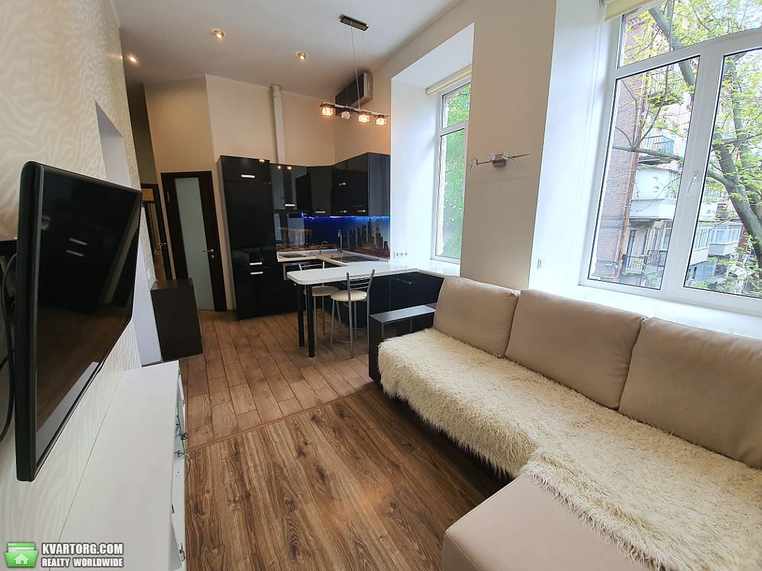 Rent out 2-room apartment. Киев,  Большая Васильковская — photo 5