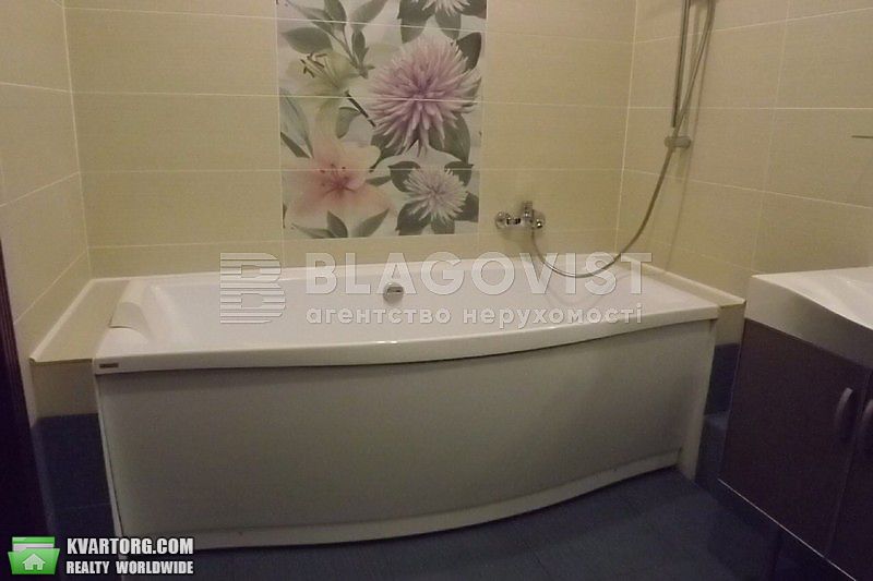 Rent out 2-room apartment. Киев,  Чавдар — photo 3