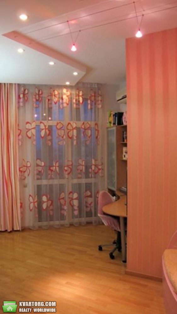 Rent out 3-room apartment. Киев,  Павловская — photo 2