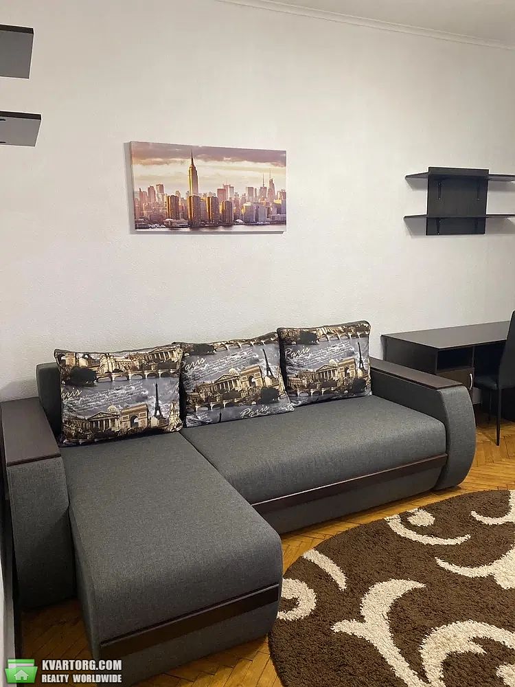 Rent out 2-room apartment. Киев,  Большая Васильковская — photo 1