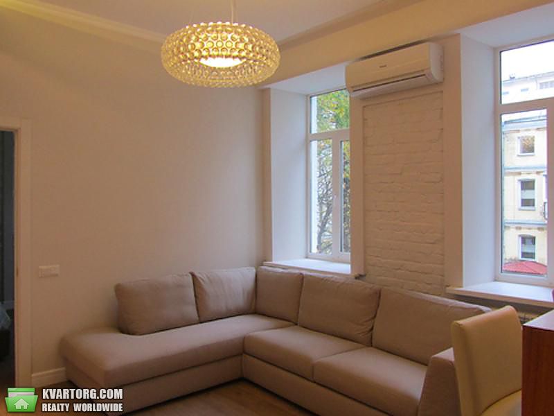 Rent out 2-room apartment. Киев,  Владимирская — photo 1