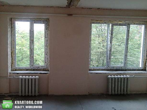 Sell 3-room apartment. Киев,  Салютная — photo 1