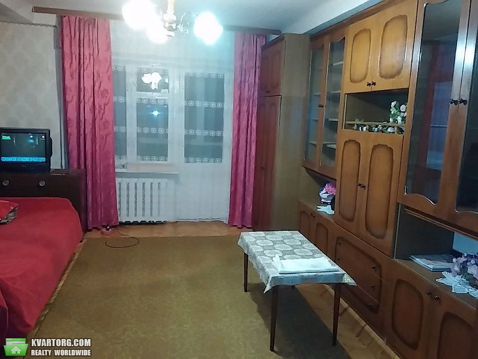 Rent out 2-room apartment. Киев,  Семьи Сосниных — photo 2