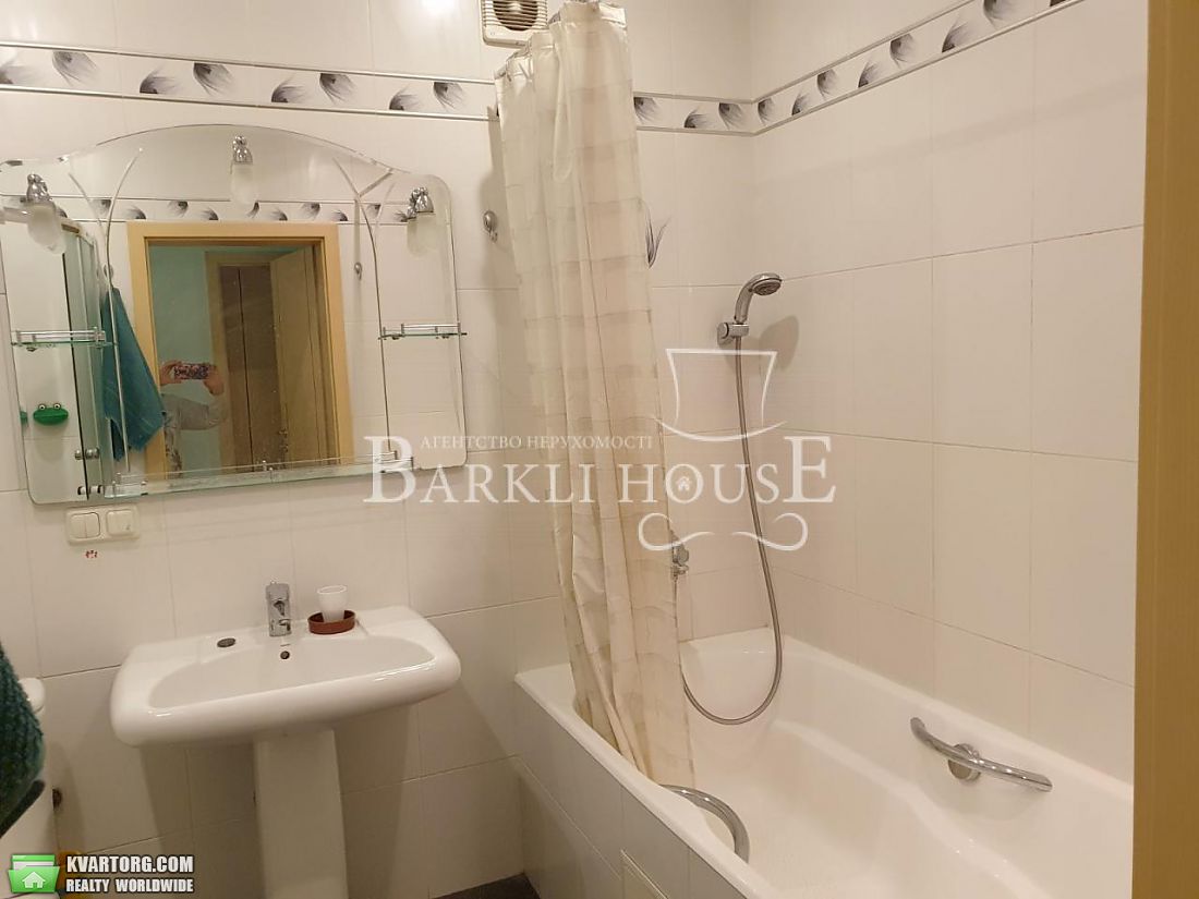 Rent out 3-room apartment. Киев,  Дмитриевская — photo 8