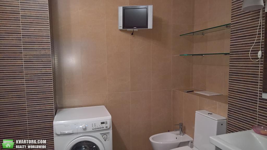 Rent out 3-room apartment. Киев,  Московская — photo 6