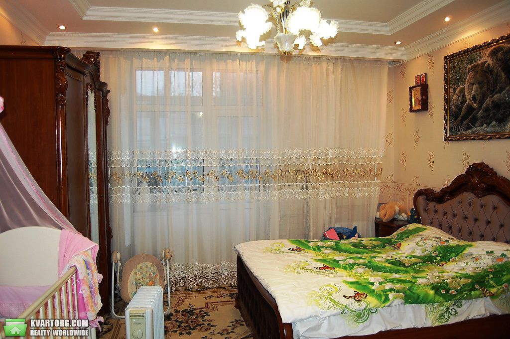 Rent out 2-room apartment. Киев,  Мельникова — photo 2