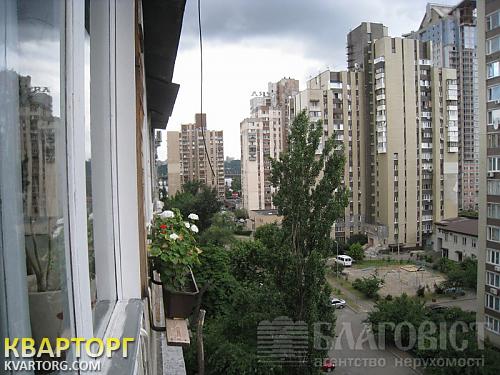 Sell 2-room apartment. Киев, тичини — photo 2