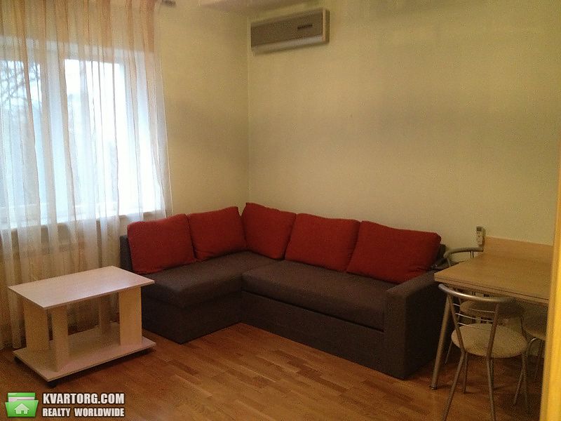 Sell 2-room apartment. Киев,  Богдана Хмельницкого — photo 1