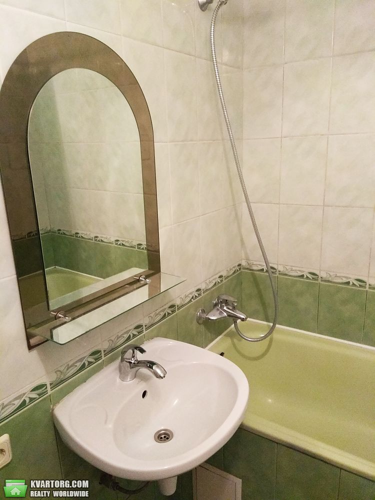 Rent out 2-room apartment. Киев, Здолбуновская ул. — photo 8