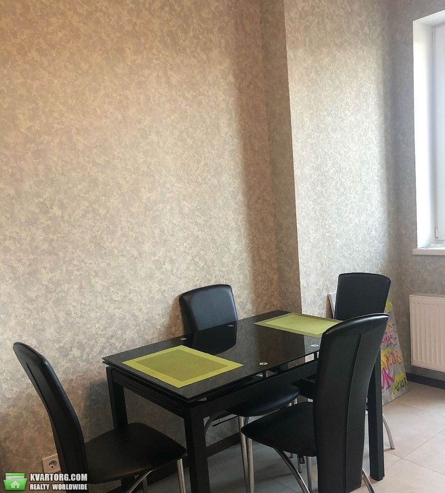 Rent out 2-room apartment. Киев,  Демиевская — photo 2