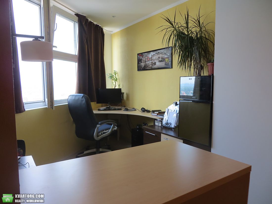 Sell 4-room apartment. Киев, Милославская — photo 8