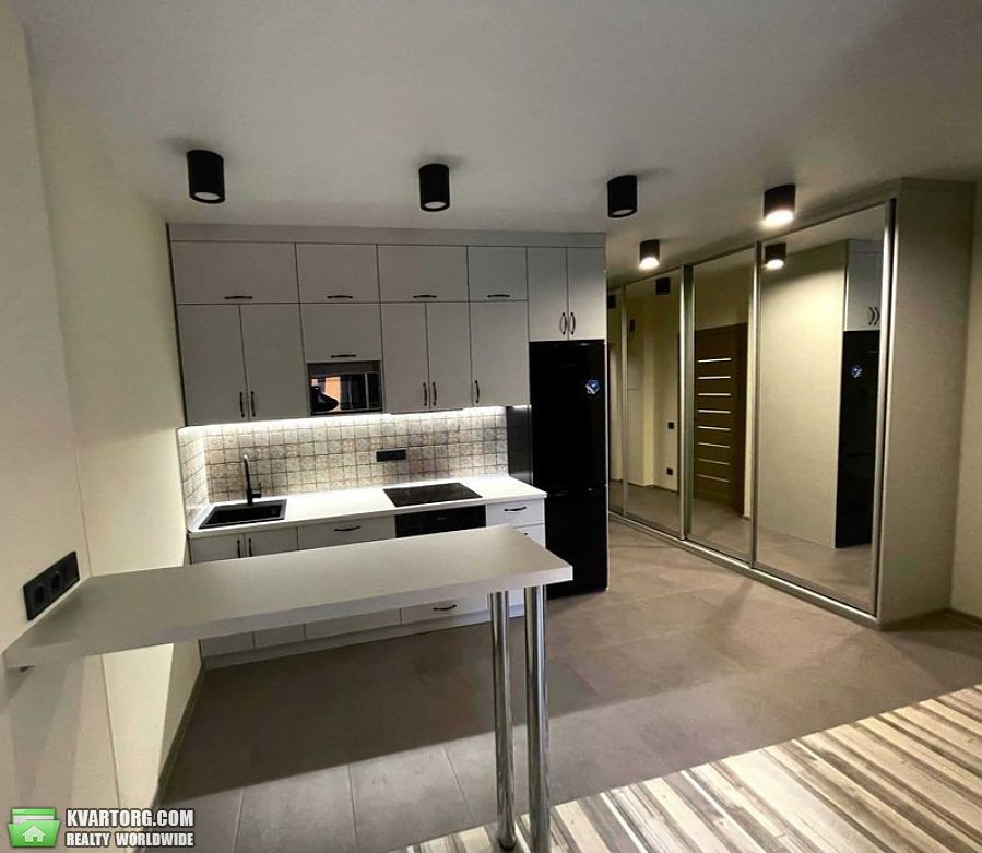 Rent out 1-room apartment. Киев, Надднипрянское шоссе — photo 1